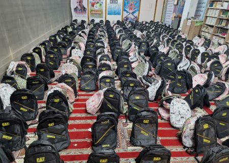 اهدای ۱۰۰۰ بسته لوازم التحریر به دانش آموزان کم برخوردار قشم