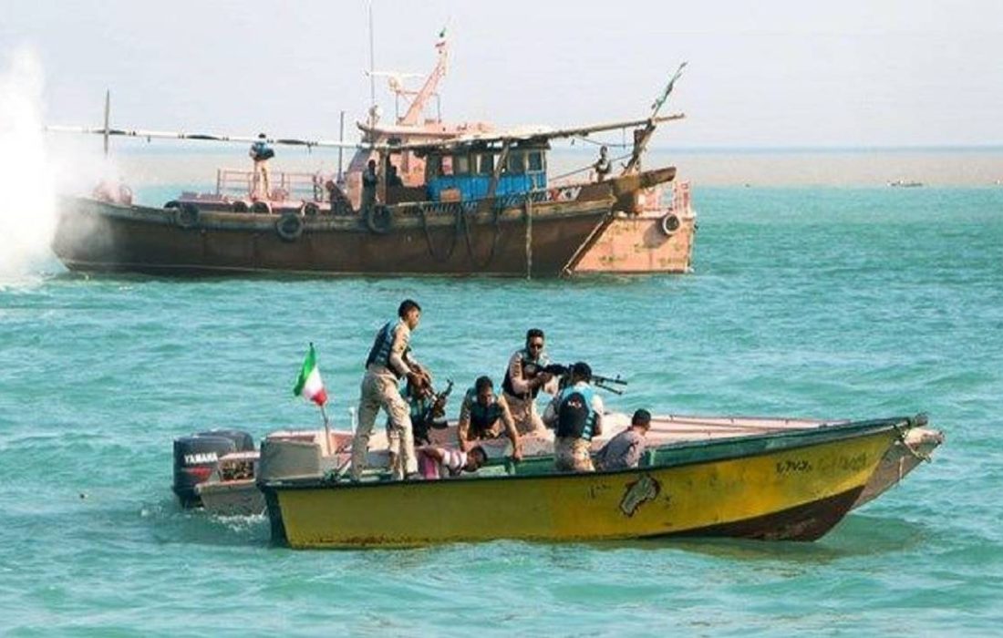 کشف ۵ هزار لیتر گازوئیل قاچاق در آب‌های قشم/ لنج متخلف در توقیف دریابانی