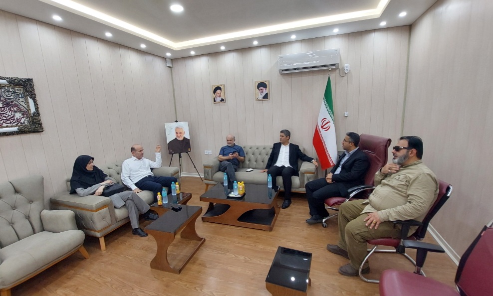 سرمایه گذاری صندوق توسعه ملی در قشم، عامل ارتقای اقتصاد دريامحور/ بازدید معاونان صندوق از بنادر و فرودگاه جزیره