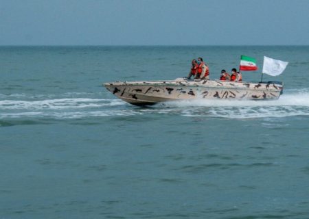۱۷ فروند شناور متخلف در آب‌های قشم توقیف شد/ دستگیری ۲۳ متهم و کشف محموله ۵۷ میلیاردی کالای قاچاق