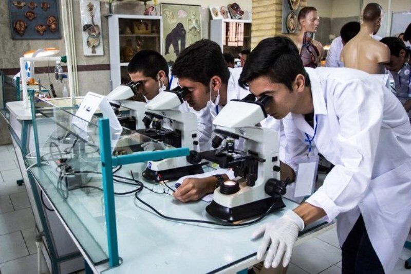 چتر حمایت مالی بر سر دانش آموزان قشم/ اختصاص اعتبار ۲۲ میلیاردی به پژوهش‌سرای جوان