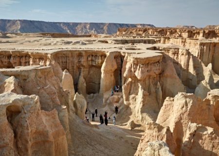 ۴۸ هزار گردشگر از دره ستاره‌های قشم دیدن کردند/ تنگه چاهکوه و غار نمکدان در رتبه دوم و سوم بازدید