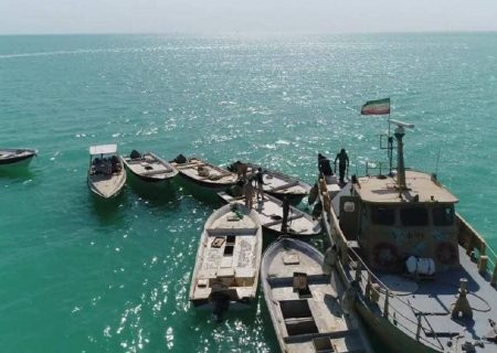 توقیف ۱۱ فروند قایق شوتی حامل سوخت قاچاق در آب‌های خلیج فارس