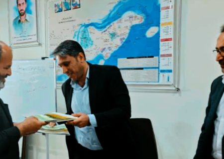 گام مشترک برای توسعه زیرساخت‌های حمل و نقل در قشم/ امضای تفاهم نامه طرح جامع فرودگاه، پروژه‌های بنادر و اسکله‌های جزیره