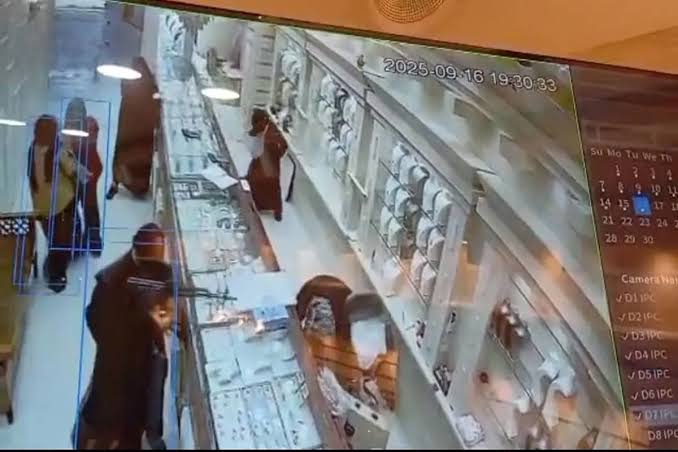 سارقان مسلح طلافروشی درگهان دستگیر شدند