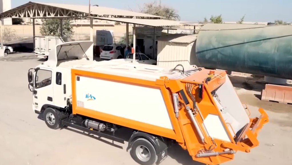 نوسازی ناوگان پسماند قشم/ ۸ دستگاه خودروی حمل زباله خریداری شد