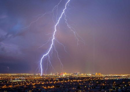 صاعقه در رودان ۲ مصدوم برجای گذاشت
