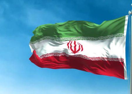 آتش بازی و همسرایی “ای ایران” در روز ملی خلیج فارس در قشم